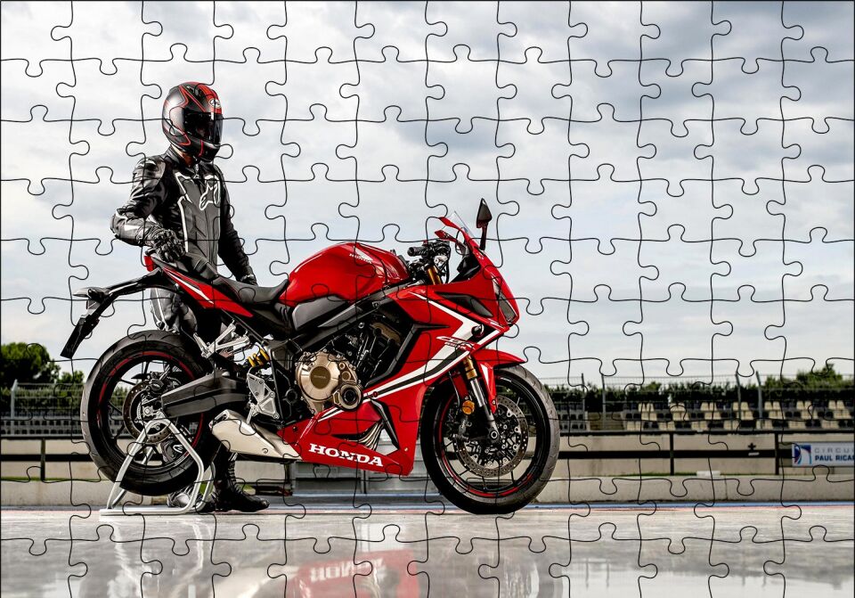 Honda CBR 650 ve Sürücüsü Puzzle Yapboz MDF Ahşap 120 Parça 24 cm X 34 cm
