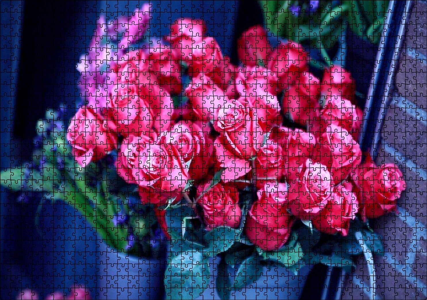 Saksı İçinde Muhteşem Kırmızı Güller Puzzle Yapboz MDF Ahşap 1000 Parça 49 cm X 68 cm