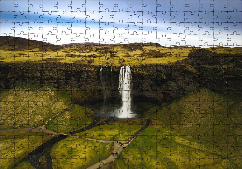 Dev Şelale ve Yemyeşil Çevre Puzzle Yapboz MDF Ahşap 255 Parça 34 cm X 49 cm