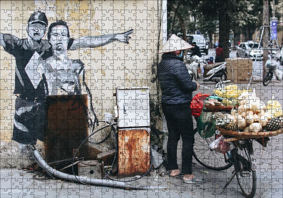 Duvar Boyama Adamlar ve Bisikletli Satıcı Puzzle Yapboz MDF Ahşap 500 Parça 49 cm X 68 cm
