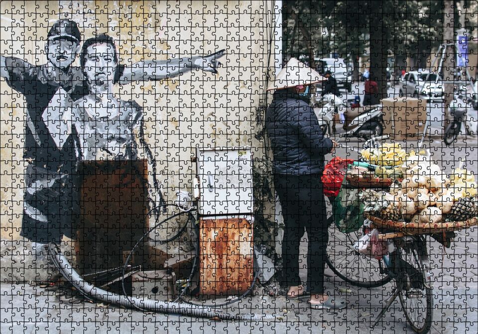 Duvar Boyama Adamlar ve Bisikletli Satıcı Puzzle Yapboz MDF Ahşap 1000 Parça 49 cm X 68 cm