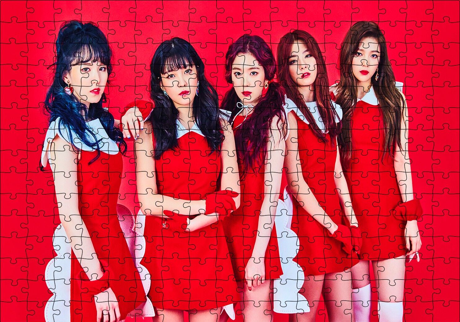 Black Pink Kore Pop Hizmetçi Üniformalı Puzzle Yapboz MDF Ahşap 255 Parça 34 cm X 49 cm
