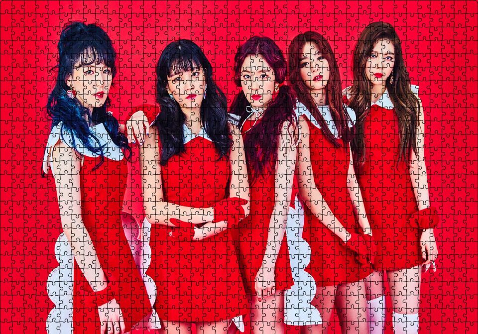 Black Pink Kore Pop Hizmetçi Üniformalı Puzzle Yapboz MDF Ahşap 1000 Parça 49 cm X 68 cm