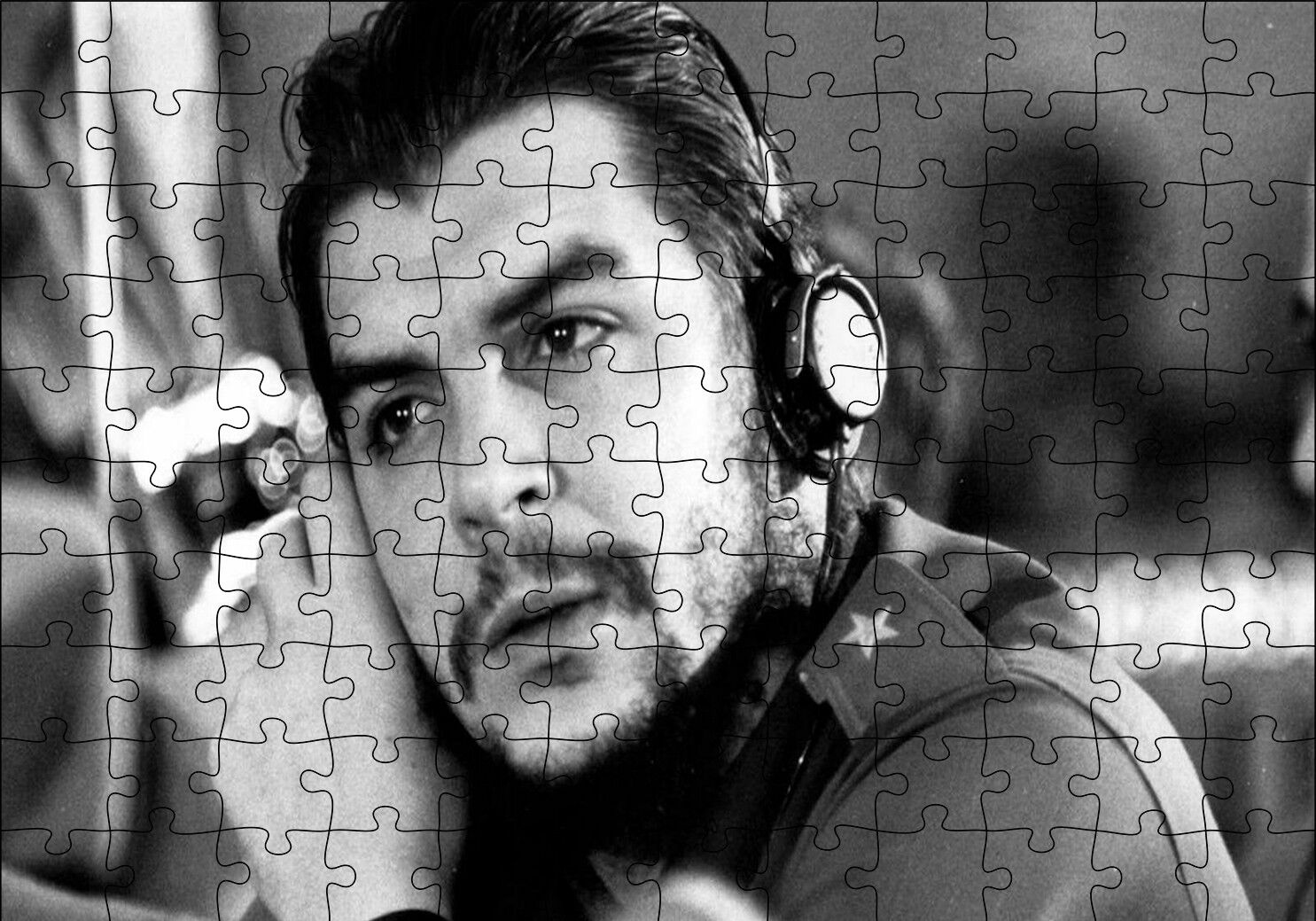 Che Guevara Kulaklıklı Puzzle Yapboz MDF Ahşap 120 Parça 24 cm X 34 cm