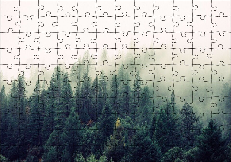 Sisler İçindeki Yemyeşil Orman Puzzle Yapboz MDF Ahşap 120 Parça 24 cm X 34 cm