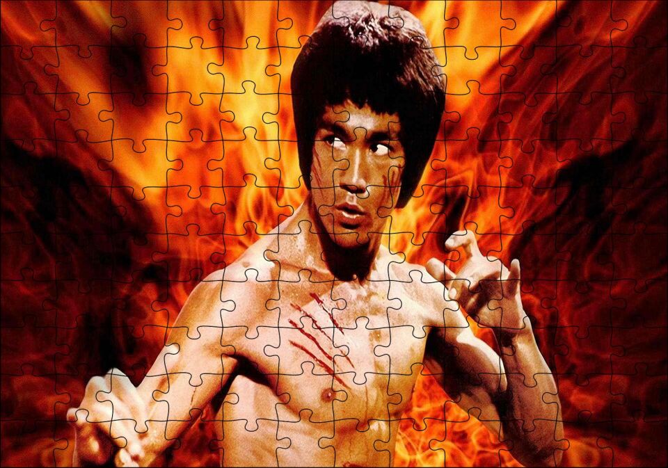 Bruce Lee Kungfu Alevler Arasında Puzzle Yapboz MDF Ahşap