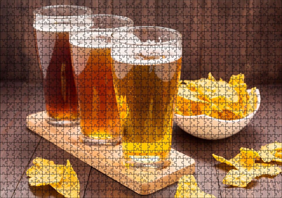 Üç Büyük Bardak Bira ve Cipsler Puzzle Yapboz MDF Ahşap 1000 Parça 49 cm X 68 cm