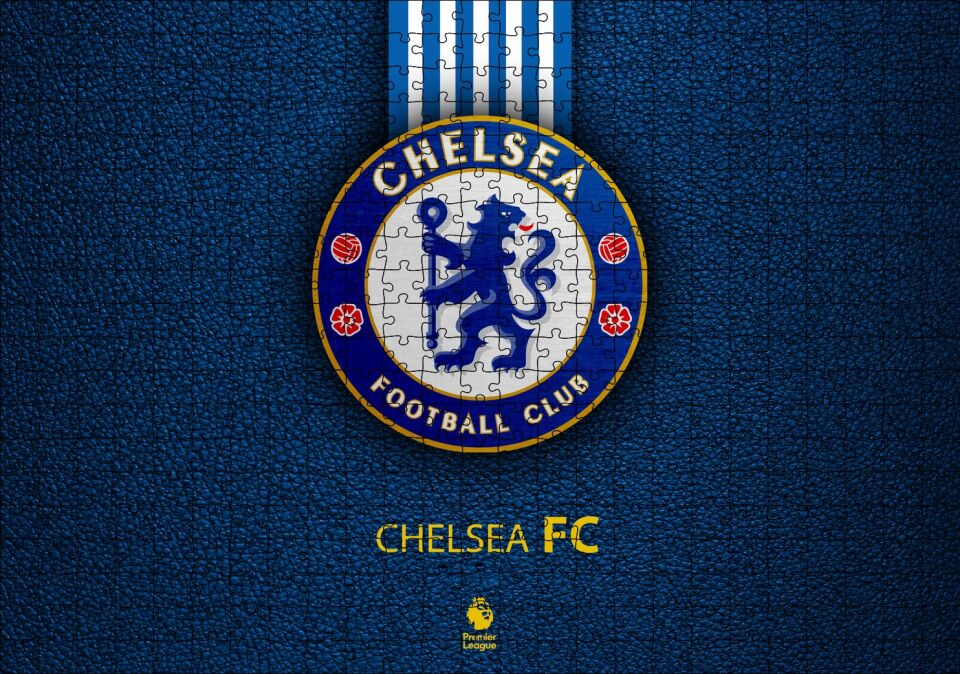 Siyah Deri Doku Üzerinde Chelsea Logosu Puzzle Yapboz MDF Ahşap 500 Parça 49 cm X 68 cm