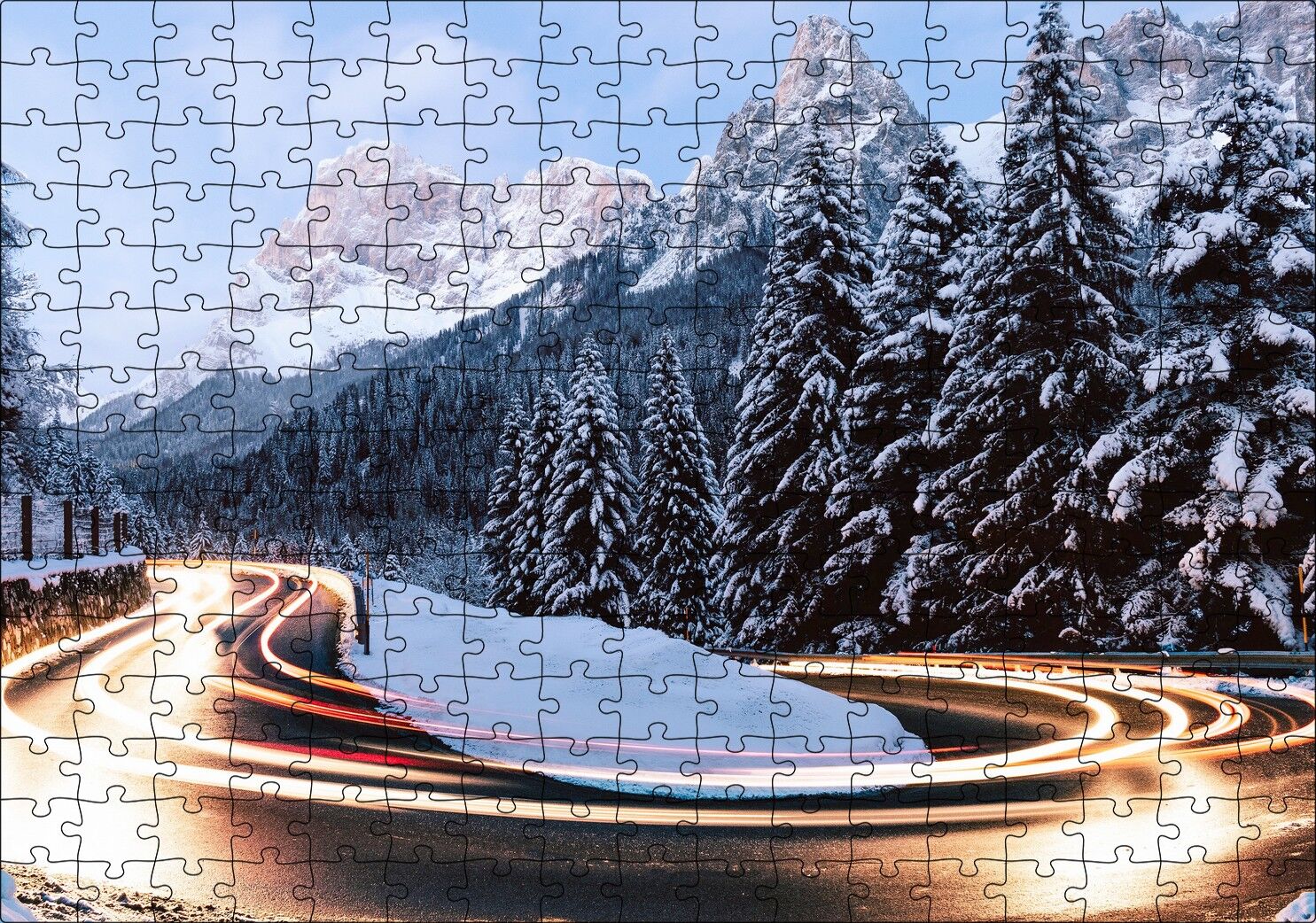 Karlı Orman İçindeki Yol Uzun Pozlama Çekim Puzzle Yapboz MDF Ahşap 255 Parça 34 cm X 49 cm