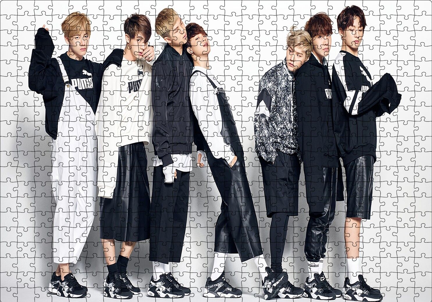 BTS Kore Pop Baştanaşağı Puma Puzzle Yapboz MDF Ahşap 500 Parça 49 cm X 68 cm