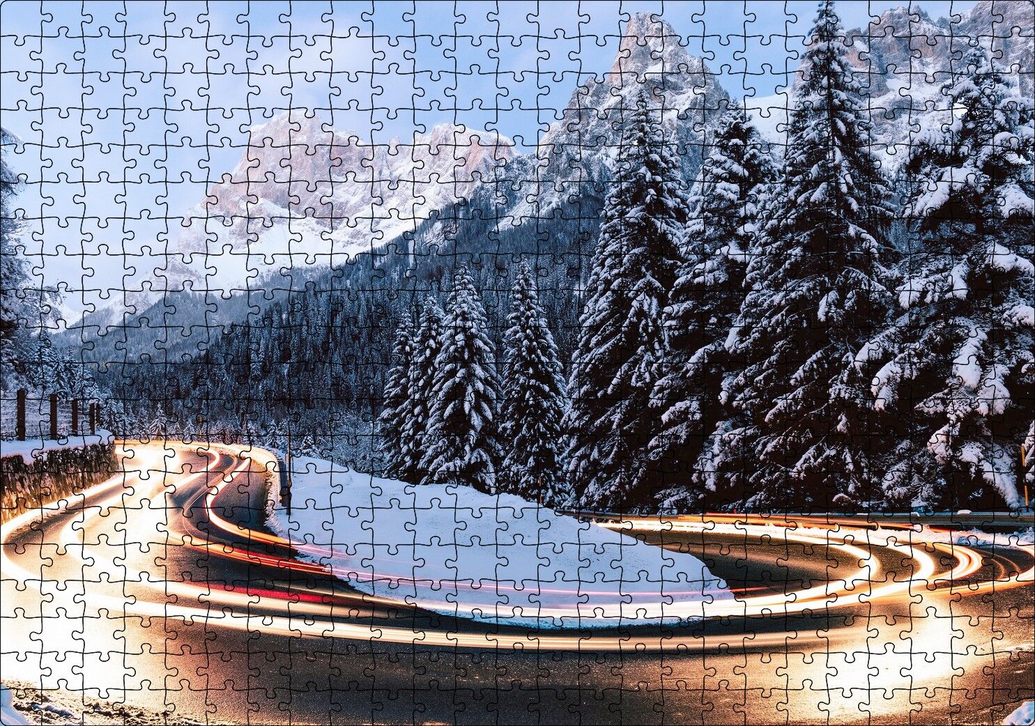Karlı Orman İçindeki Yol Uzun Pozlama Çekim Puzzle Yapboz MDF Ahşap 500 Parça 49 cm X 68 cm