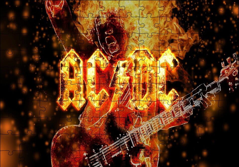 ACDC Elektrogitarist ve Alevler Puzzle Yapboz MDF Ahşap 120 Parça 24 cm X 34 cm