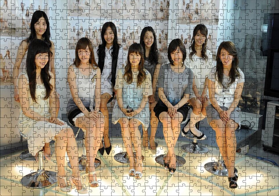 Sütüdyoda Girls Generation Kızlar Puzzle Yapboz MDF Ahşap 500 Parça 49 cm X 68 cm