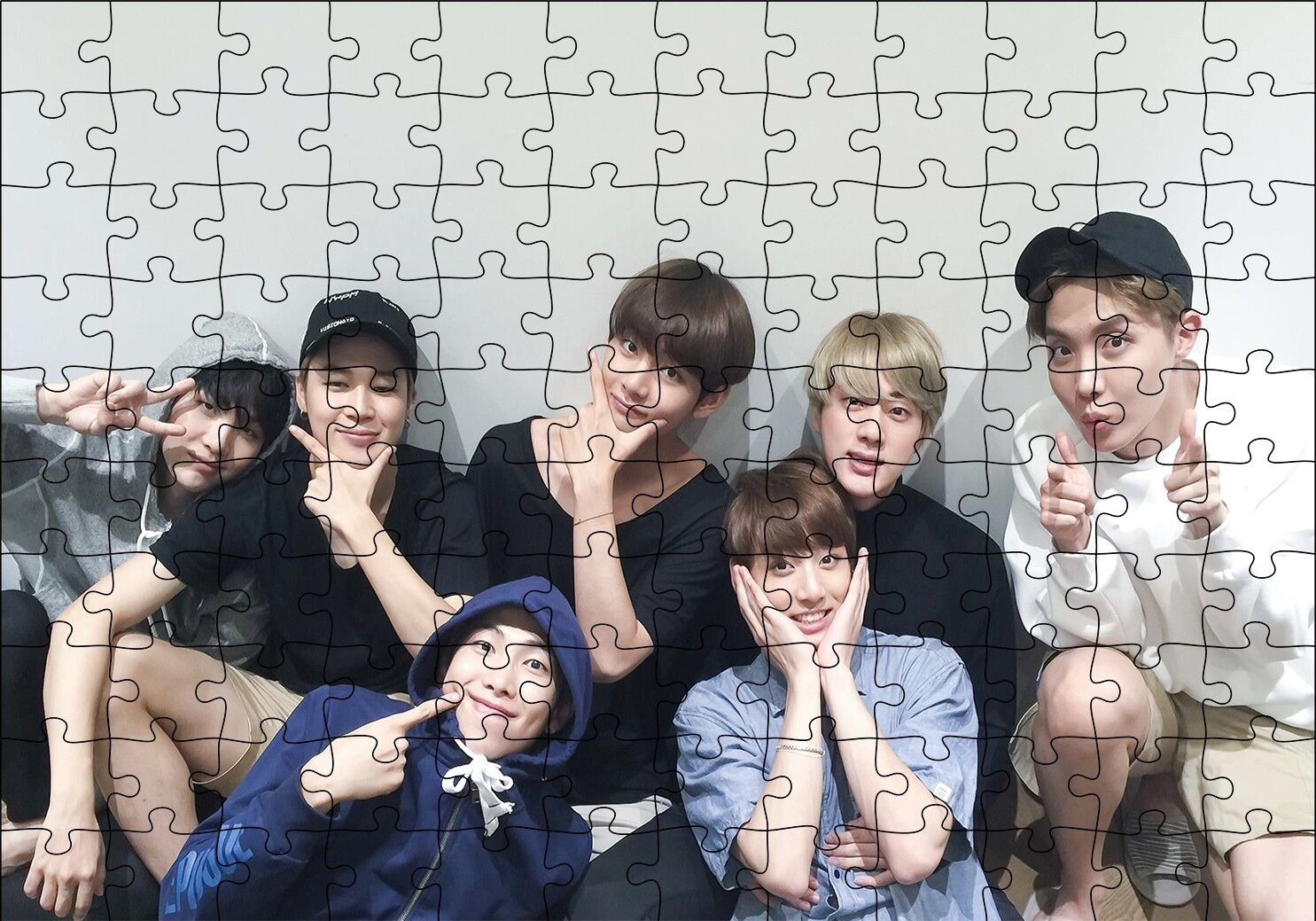 BTS Kore Pop Gülümseyen Yüzler Puzzle Yapboz MDF Ahşap 120 Parça 24 cm X 34 cm