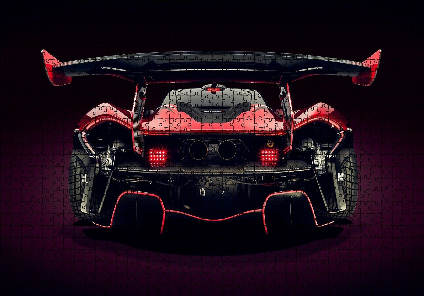 McLaren P1 GTR Arka Görünüş Puzzle Yapboz MDF Ahşap 1000 Parça 49 cm X 68 cm