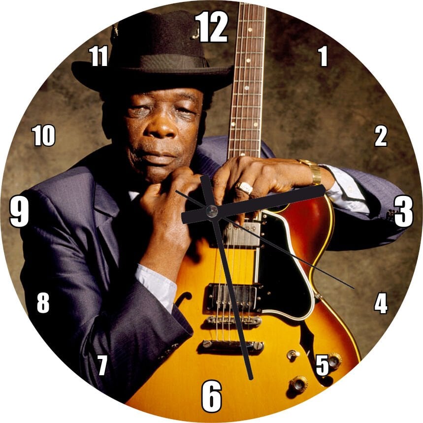 John Lee Hooper ve Gitarı Renkli   Mdf Ahşap Duvar Saati 30 cm Çap