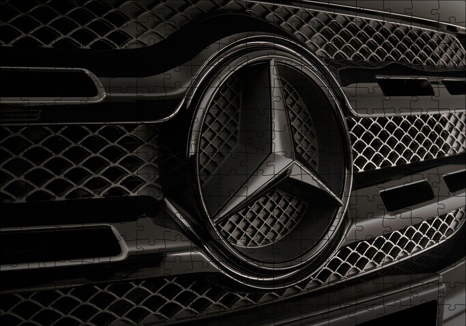 Mercedes Benz Logo Karanlık Mod Puzzle Yapboz MDF Ahşap 255 Parça 34 cm X 49 cm