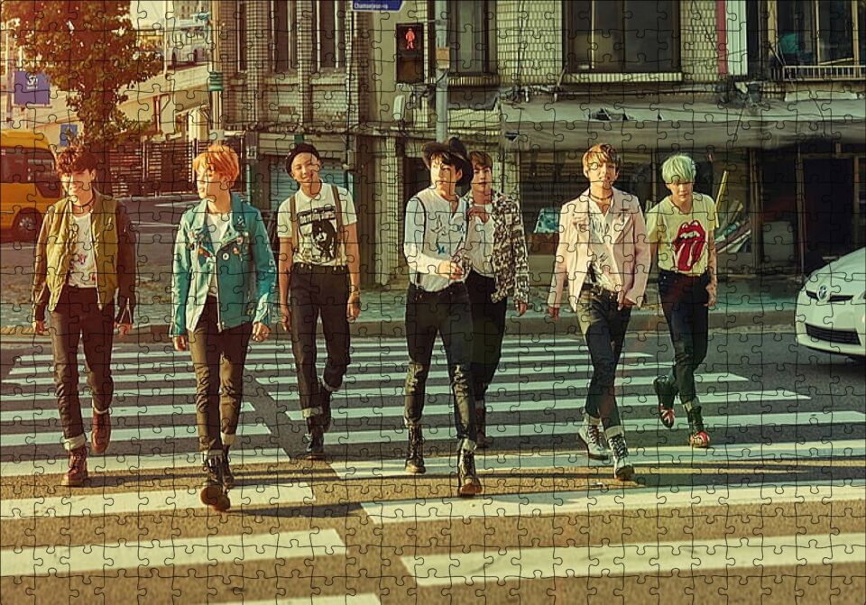 BTS Kore Pop Yaya Geçidinde Puzzle Yapboz MDF Ahşap 500 Parça 49 cm X 68 cm