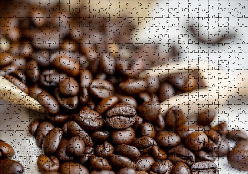 Keten Çuval Üzerinde Kahve Çekirdekleri Puzzle Yapboz MDF Ahşap 500 Parça 49 cm X 68 cm