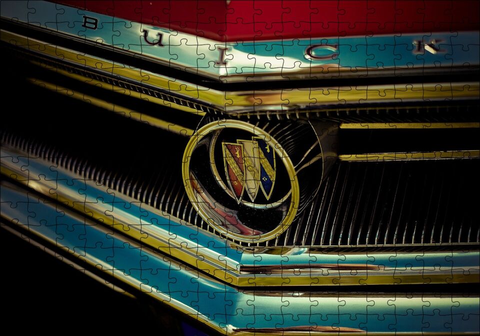 Buick Logo ve Ön Panjur Detay Puzzle Yapboz MDF Ahşap 255 Parça 34 cm X 49 cm