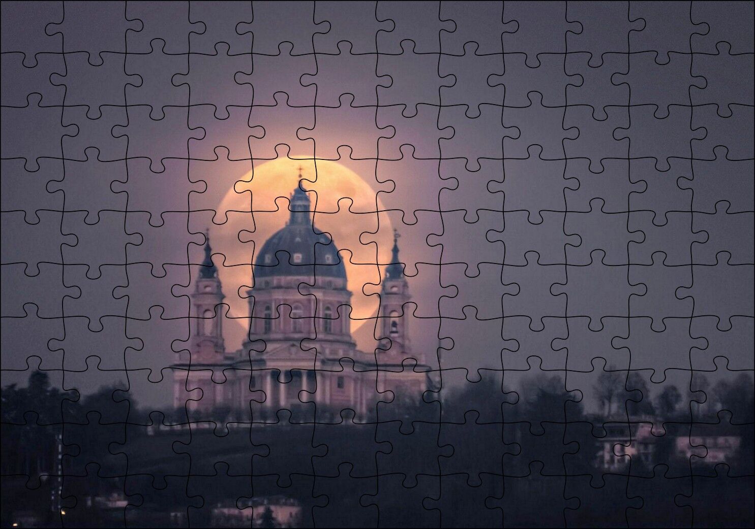 Tarihi Kilise ve Tam Arkasındaki Süper Ay Puzzle Yapboz MDF Ahşap 120 Parça 24 cm X 34 cm