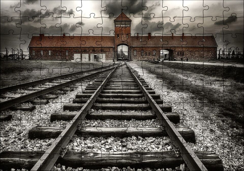 Tren Rayları ve Tarihi Bina Puzzle Yapboz MDF Ahşap 120 Parça 24 cm X 34 cm