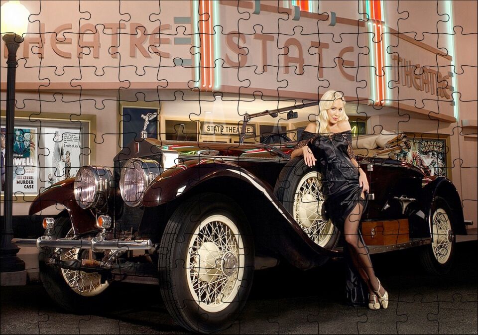 Klasik Araba Güzel Kadın Film Afişi Puzzle Yapboz MDF Ahşap 120 Parça 24 cm X 34 cm