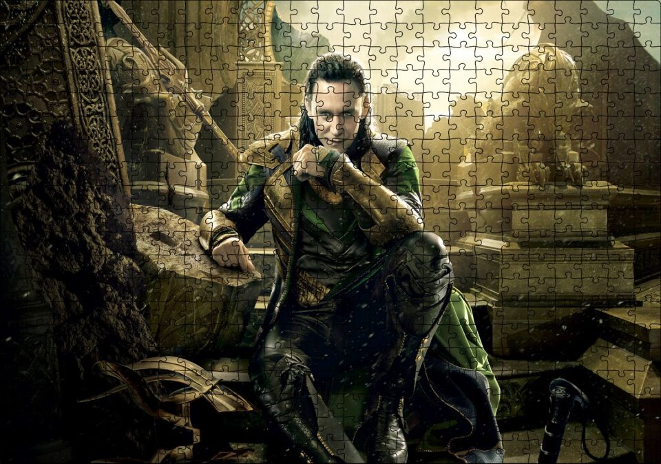 Thor 2 Filminden Sinsi Gülen Loki Puzzle Yapboz MDF Ahşap 500 Parça 49 cm X 68 cm
