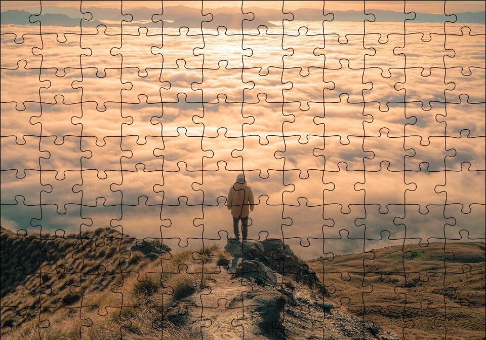 Kayalar Üstündeki Adam ve Bulutlar Puzzle Yapboz MDF Ahşap 120 Parça 24 cm X 34 cm