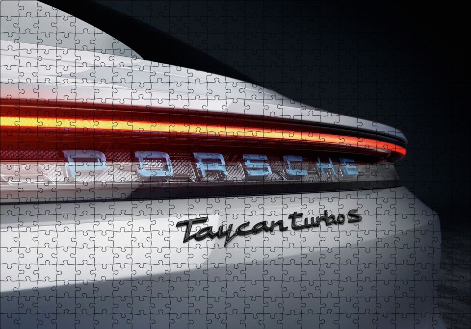 Porsche Taycan Turbo Beyaz Arka Yakın Plan Puzzle Yapboz MDF Ahşap 500 Parça 49 cm X 68 cm