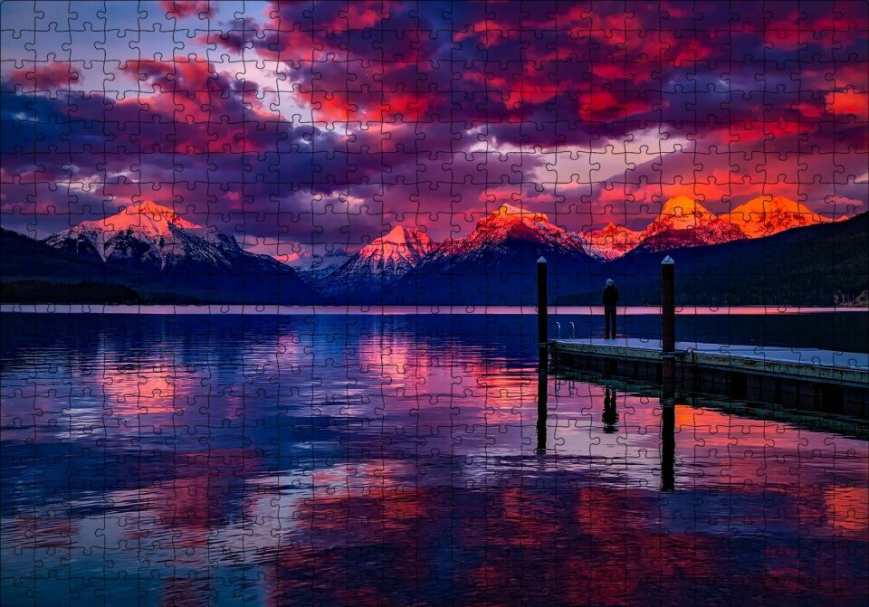 Mor Bulutlar, Gün Batımı, Göl ve İskeledeki Adam Puzzle Yapboz MDF Ahşap 500 Parça 49 cm X 68 cm