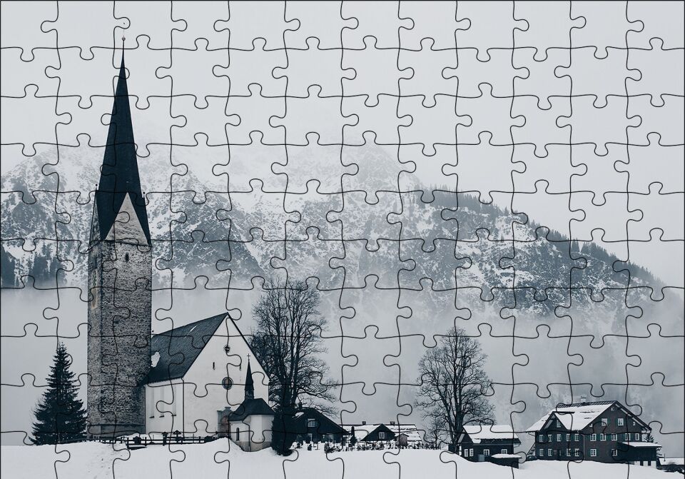 Karlar İçinde Kilise Evler ve Yüksek Dağ Puzzle Yapboz MDF Ahşap 120 Parça 24 cm X 34 cm