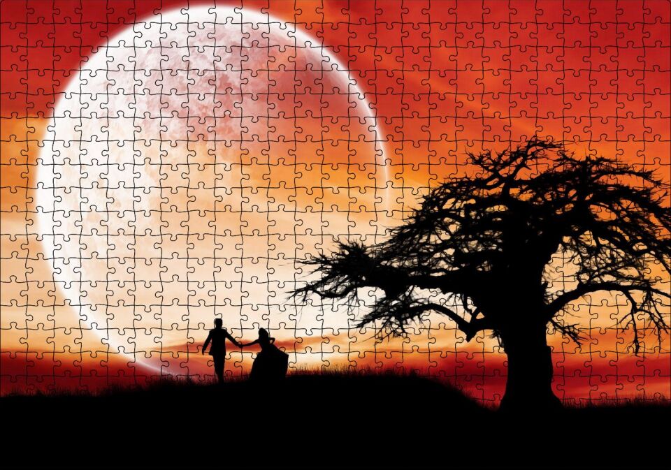 Yalnız Ağaç, Yeni Evli Çift ve Süper Ay Puzzle Yapboz MDF Ahşap 500 Parça 49 cm X 68 cm