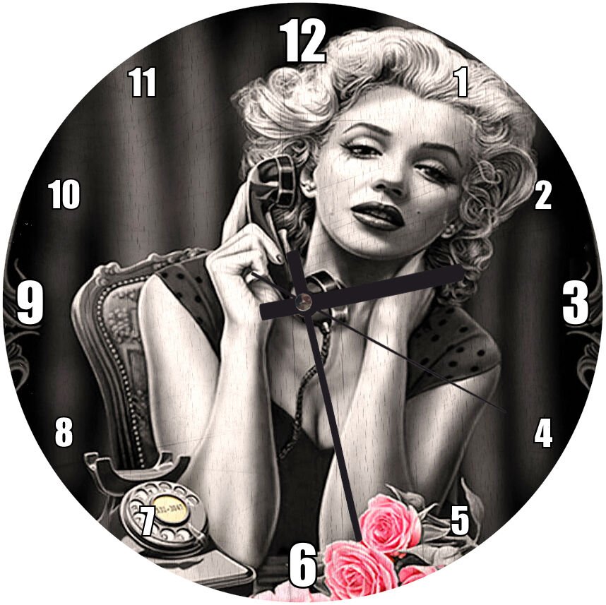 Telefonda Marilyn Monroe   Mdf Ahşap Duvar Saati 50 cm Çap