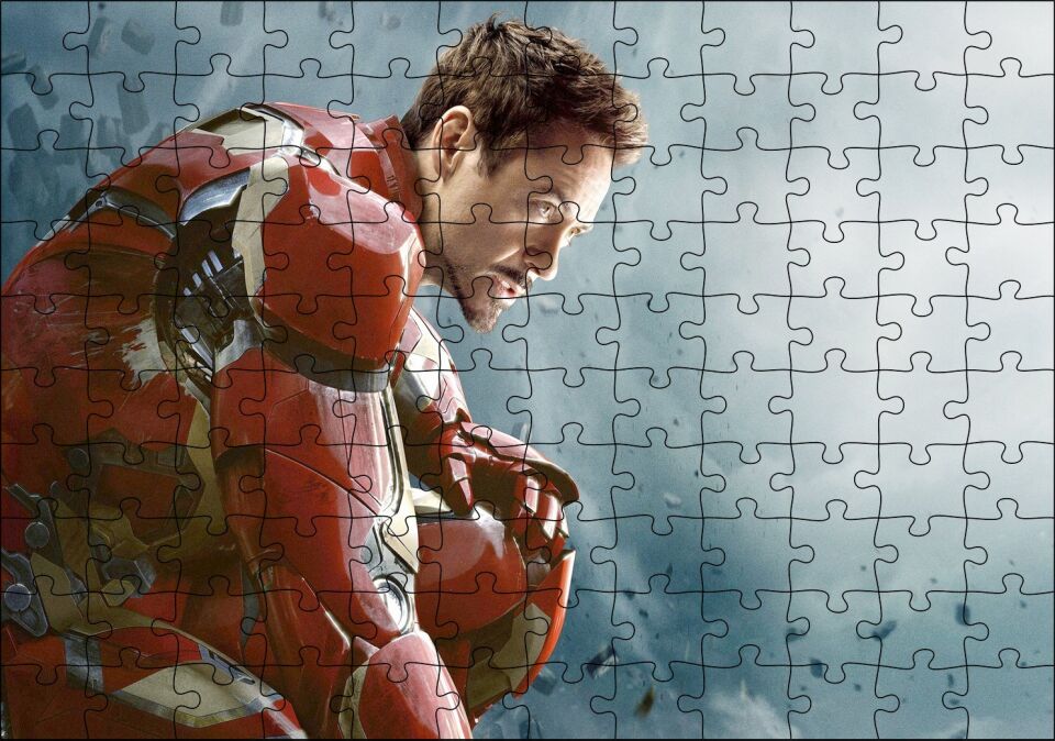 Yenilmezler Iron Man Tony Stark Oturan Pozu Puzzle Yapboz MDF Ahşap 120 Parça 24 cm X 34 cm