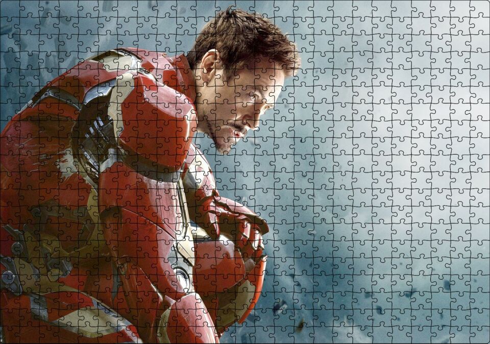 Yenilmezler Iron Man Tony Stark Oturan Pozu Puzzle Yapboz MDF Ahşap 500 Parça 49 cm X 68 cm