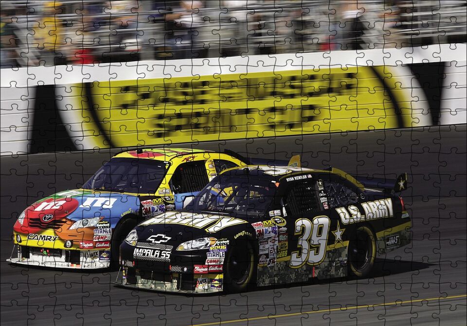 Nascar Yarış Otomobili Puzzle Yapboz MDF Ahşap 255 Parça 34 cm X 49 cm