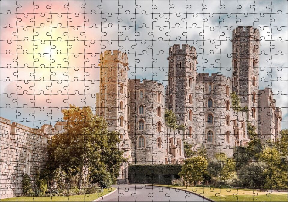 Avrupa Soylu Malikanesi ve Bulutlu Gökler Puzzle Yapboz MDF Ahşap 255 Parça 34 cm X 49 cm