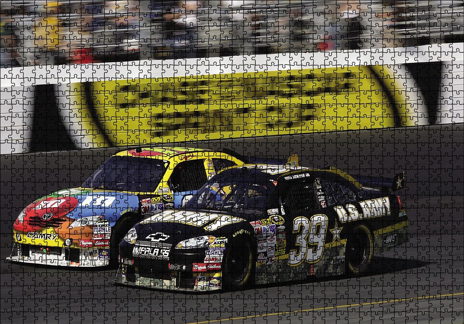 Nascar Yarış Otomobili Puzzle Yapboz MDF Ahşap 1000 Parça 49 cm X 68 cm
