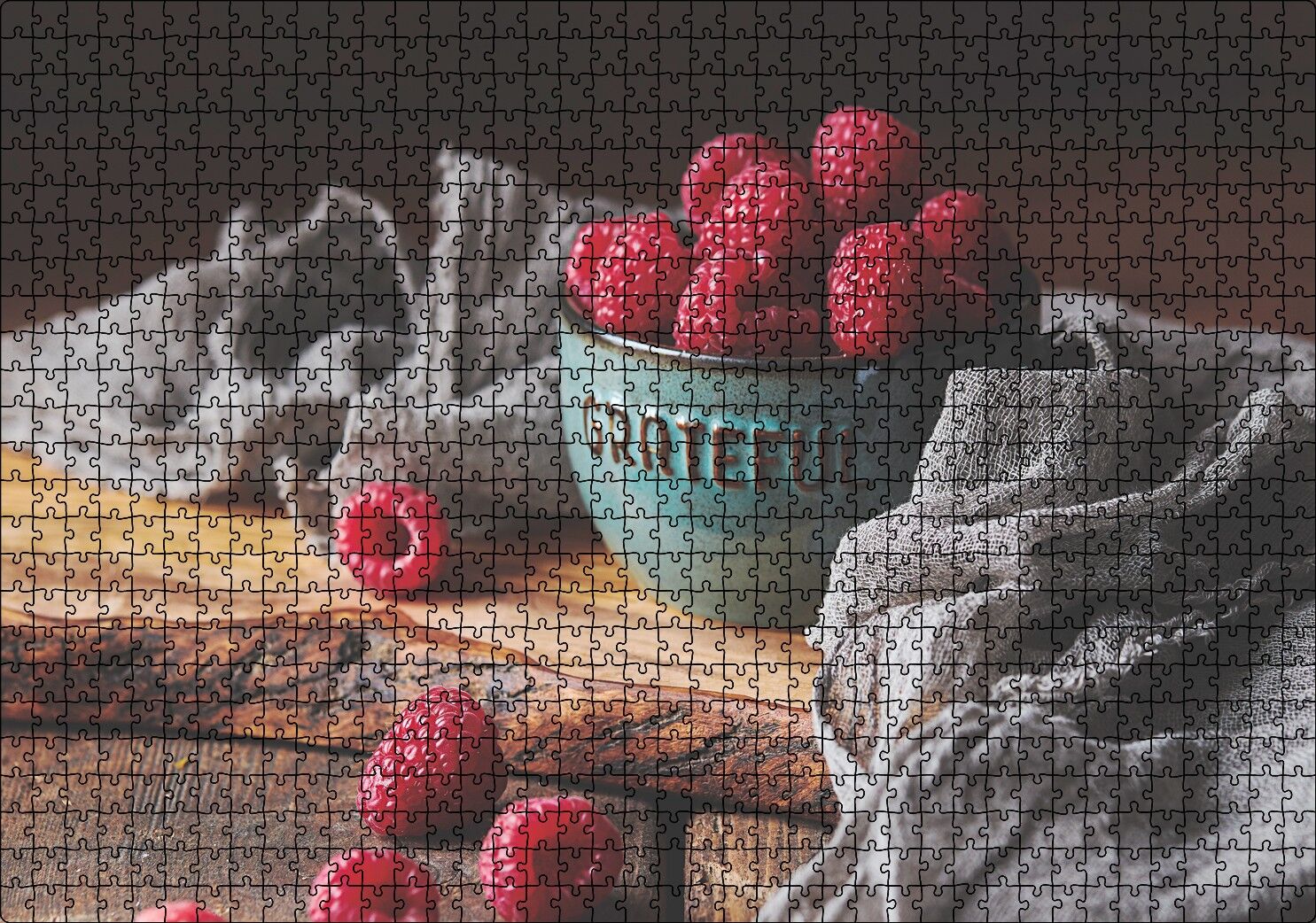 Yeşil Kasede Ahududular ve Gri Tül Puzzle Yapboz MDF Ahşap 1000 Parça 49 cm X 68 cm