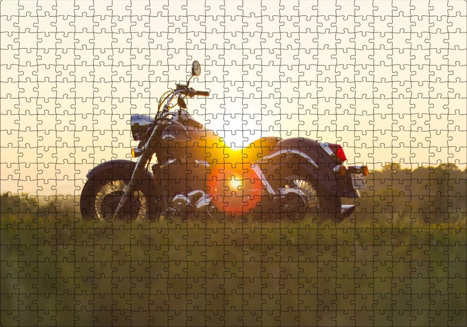 Black Cruiser Motorsiklet ve Gün Batımı Puzzle Yapboz MDF Ahşap 500 Parça 49 cm X 68 cm