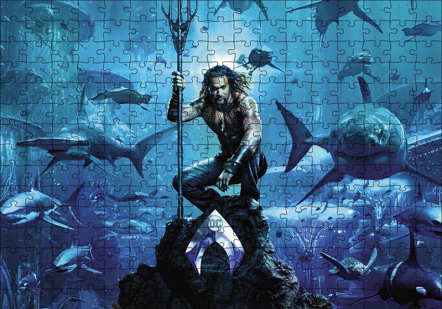 Aquaman Su Altında Köpek Balıklar Puzzle Yapboz MDF Ahşap 255 Parça 34 cm X 49 cm