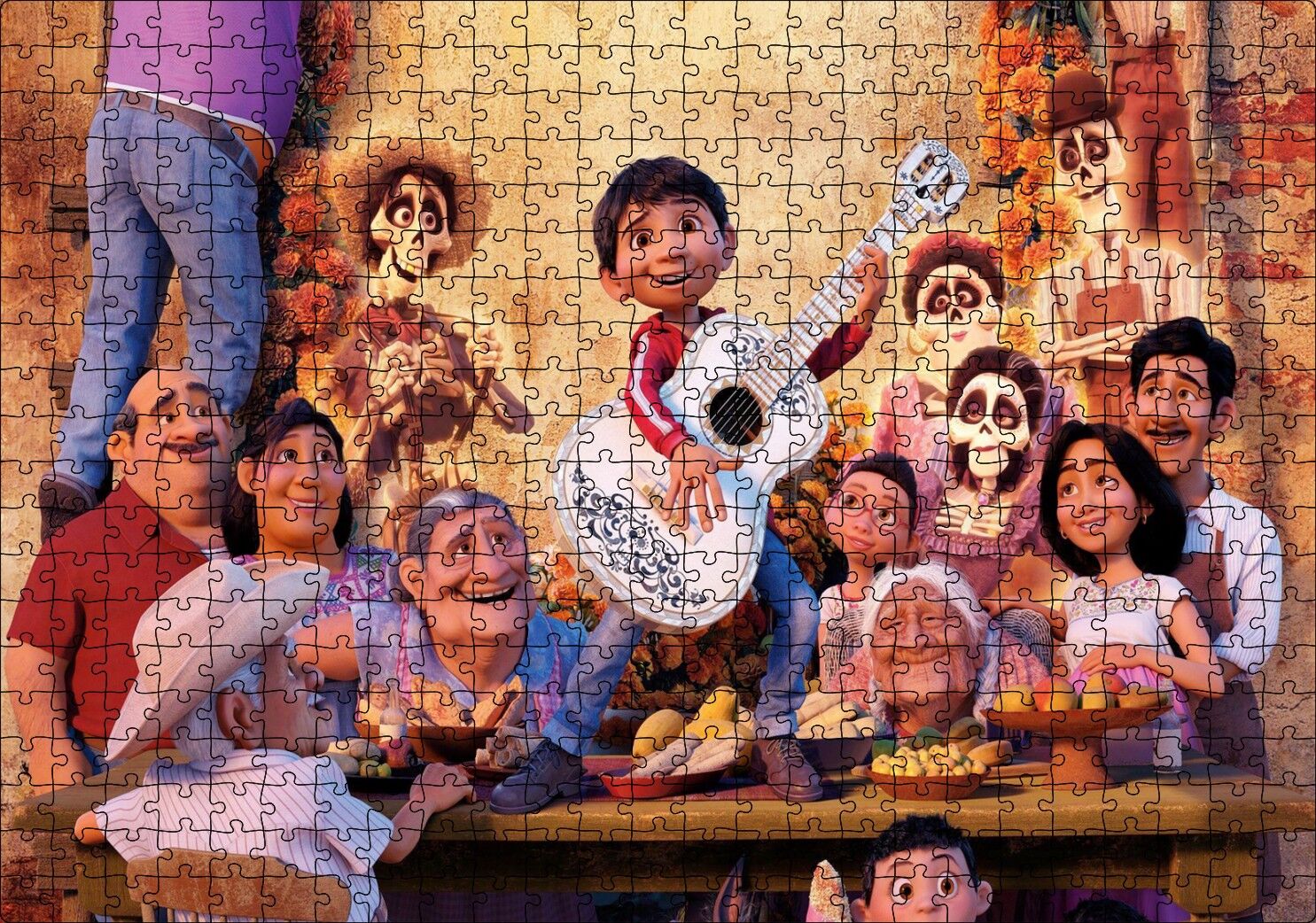 Coco Gitarist Çocuk ve Masada Tüm Karakterler Puzzle Yapboz MDF Ahşap 500 Parça 49 cm X 68 cm
