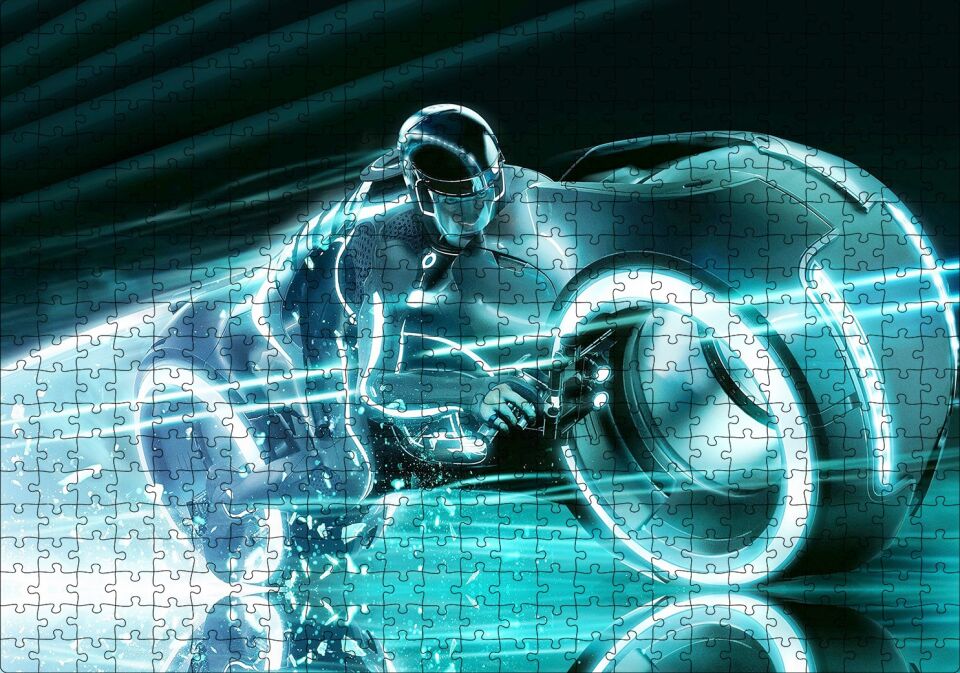 Tron Legacy Motor ve Sürücüsü Puzzle Yapboz MDF Ahşap 500 Parça 49 cm X 68 cm