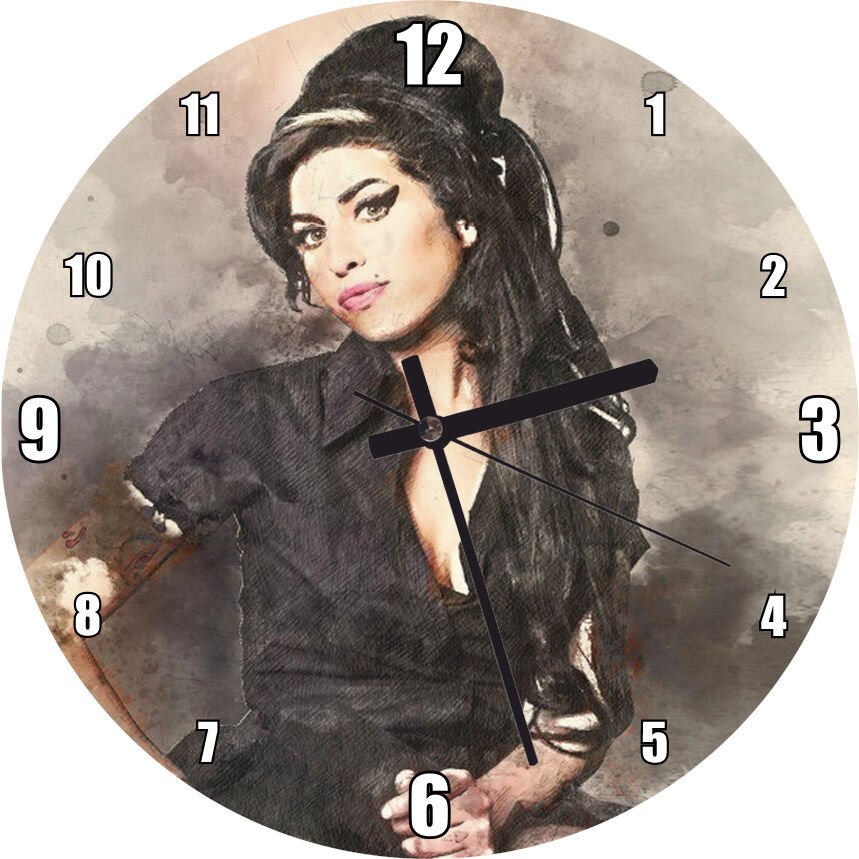 Amy Winehouse Suluboya Efekt Portre  Mdf Ahşap Duvar Saati 50 cm Çap