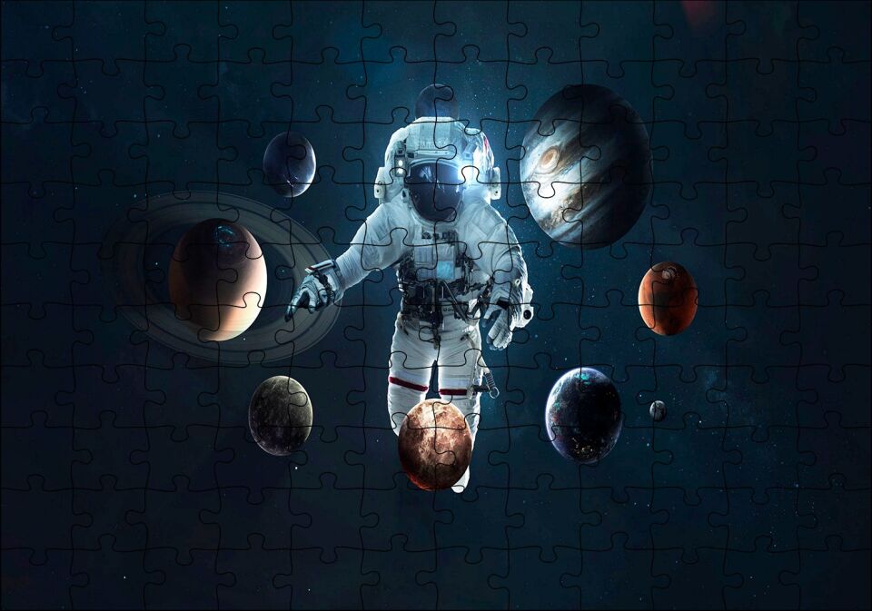 Uzay Astronot 7 Gezegen Görseli Puzzle Yapboz MDF Ahşap 120 Parça 24 cm X 34 cm