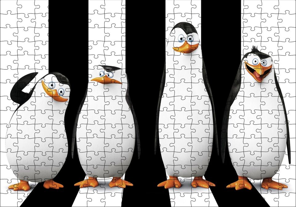 Madagaskar Penguenleri Siyah Beyaz Görseli Puzzle Yapboz MDF Ahşap 255 Parça 34 cm X 49 cm