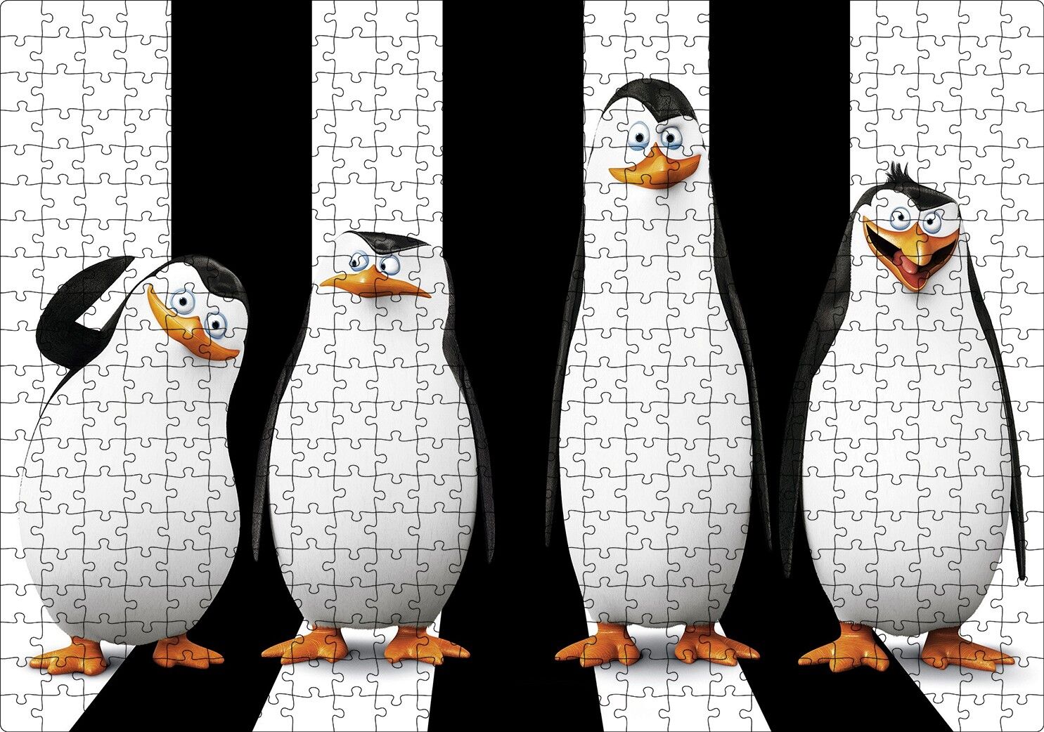Madagaskar Penguenleri Siyah Beyaz Görseli Puzzle Yapboz MDF Ahşap 500 Parça 49 cm X 68 cm