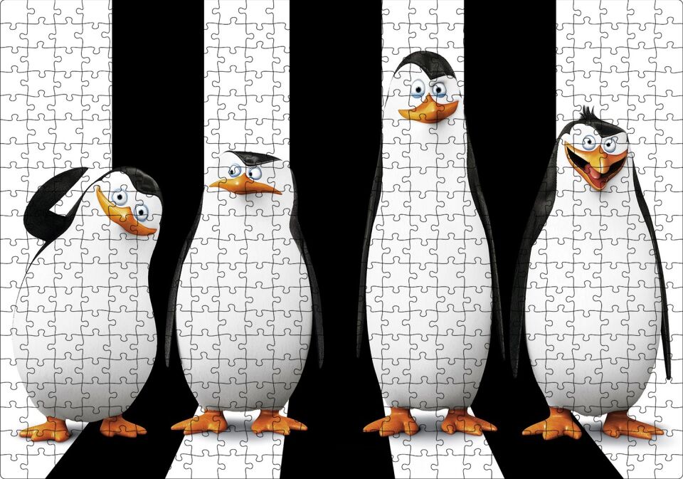 Madagaskar Penguenleri Siyah Beyaz Görseli Puzzle Yapboz MDF Ahşap 500 Parça 49 cm X 68 cm