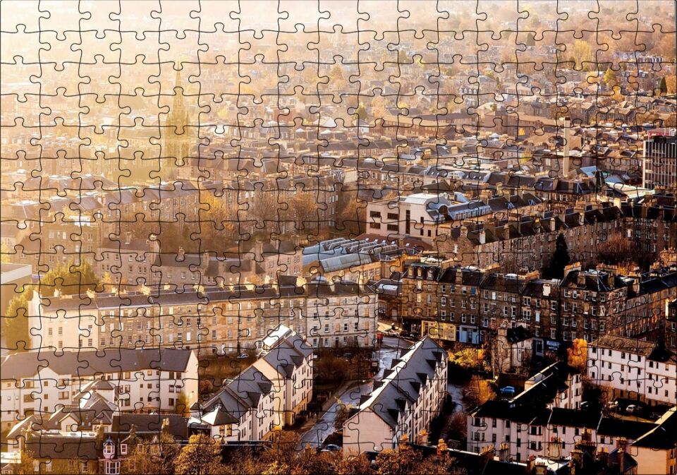 İskoçya Edinburg Yüksekten Şehir Manzarası Puzzle Yapboz MDF Ahşap 255 Parça 34 cm X 49 cm